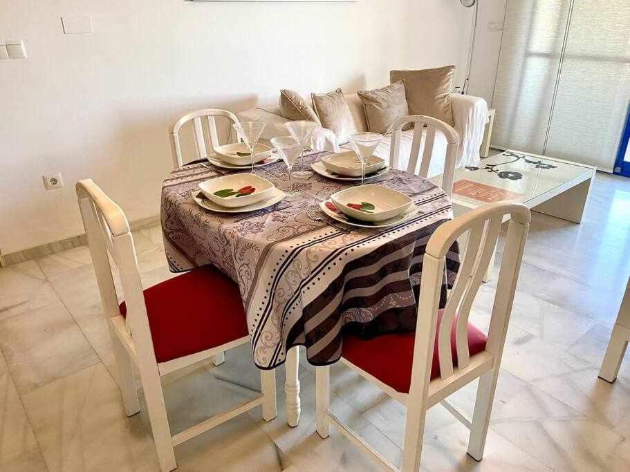 Apartamento Rocio By Solymar Holiday Torre Del Mar Bagian luar foto